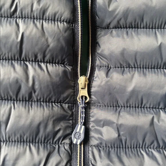 Izod Navy Quilted Puffer Vest with Green Trim - Picture 3 of 8